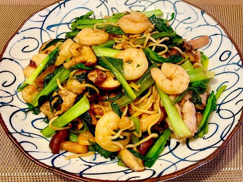 3パック入り麺でお得に美味しい♡上海風やきそば